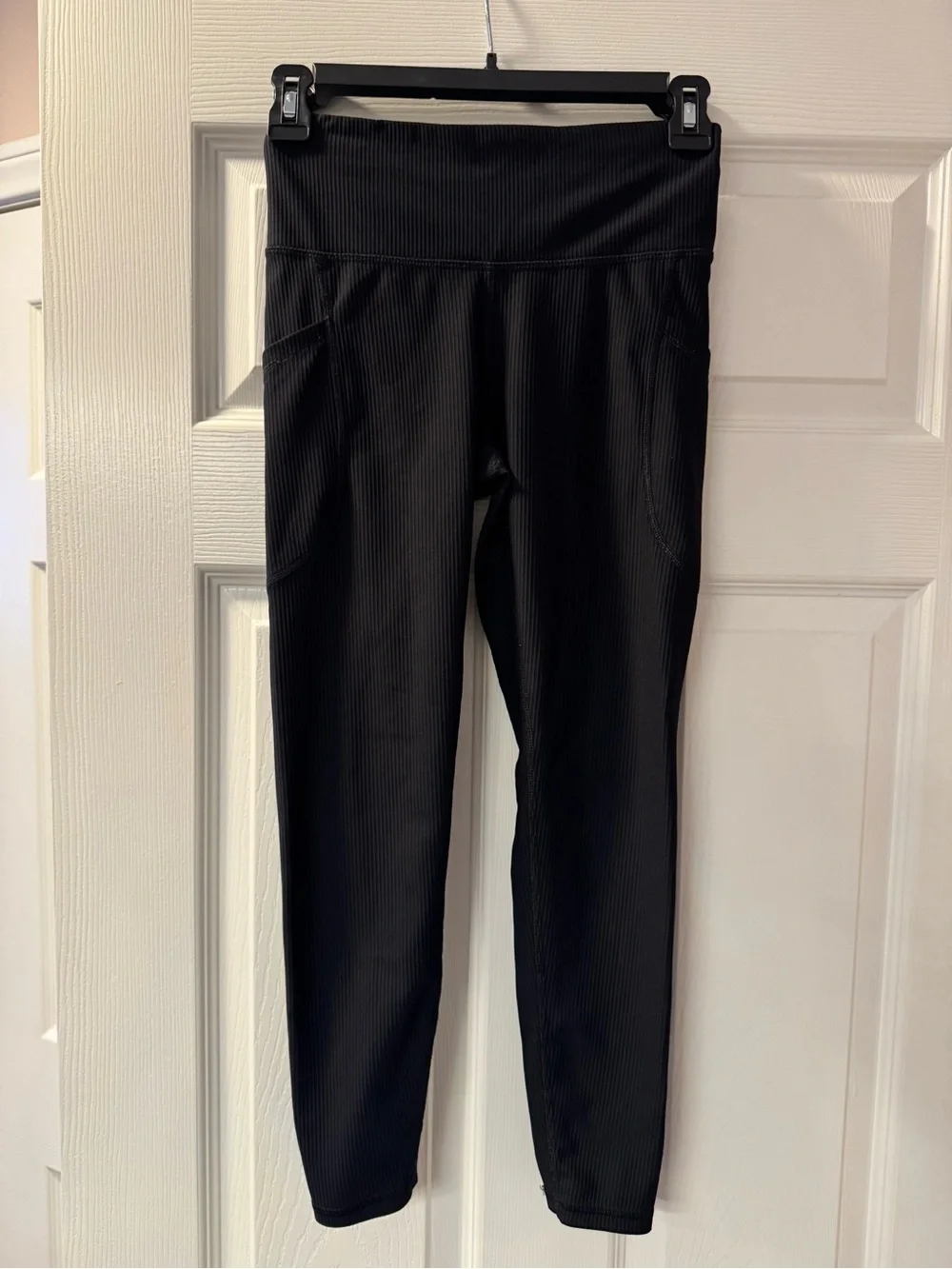 Old Navy Powersoft Ribbed Pocket Black High-Waist Performance Leggings